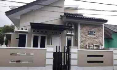 Rumah Hook di jl Mesjid Al Latief Kademangan Serpong