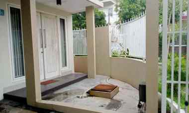 rumah hook manyar surabaya siap huni full furnish nego