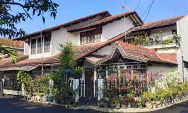 Rumah Hook Strategis Bebas Banjir Lingkungan Tenang