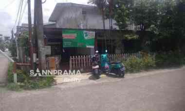 Rumah Hook Tanah Luas di Perumnas Beji Depok - Elinda