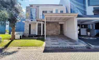 Rumah Imperial Beach, Pakuwon City, Strategis, Minimalis