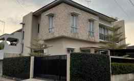 Rumah Mewah Semi Furnished Posisi Hook dalam Kompleks di Kota Bekasi