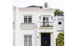 The Leaves Townhouse rumah full furnished with private pool