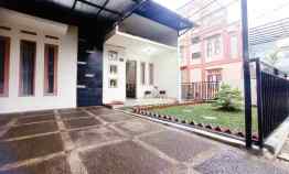 Dijual Rumah Dua Lantai Mezzanine Halaman Luas Hook SHM Harga Nego