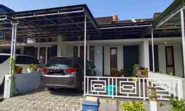 Dijual Rumah Full Furnished di Perumahan Cherry Field Bandung