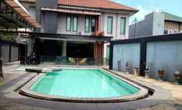 Rumah Mewah dengan Kolam Renang di Kelapa Dua Wetan Ciracas Jaktim