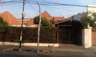 Rumah jl Kutai dekat Raya Darmo Strategis Pusat KOTA