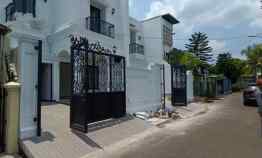 Rumah Cantij Mewah Desain Classic di Joglo