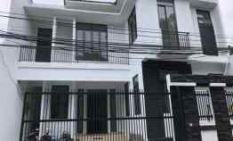 Rumah Mewah 2 Lantai di Jakarta Pusat