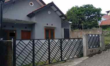 Rumah Disewakan di Cihanjuang Bawah