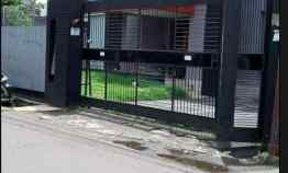 Rumah Mewah dengan Kolam Renang Full Furnished di Ciracas