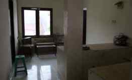 Dijual/disewa Rumah Cocok U/ Kost di Kelapa Hybrida jln Lebar Nego