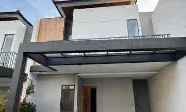 Rumah Keluarga 2 Lantai di Cisaranten Kulon, Bandung