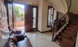 Rumah Klampis Semolo Kondisi Bagus, Terawat