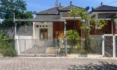 Rumah Klasik dalam Perumahan, dekat Candi