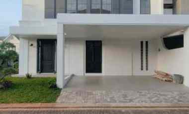 Rumah Klasik dengan Sentuhan Modern di Nusaloka BSD