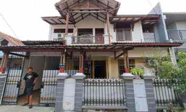 Rumah Komplek Lokasi Strategis