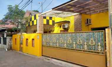 Rumah Yelow yang Kuning di Jati Cempaka, Jatiwaringin