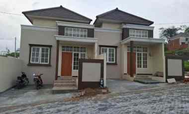 Rumah Konsep Villa Modern di Kota Malang