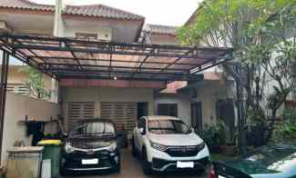 Rumah Lebak Bulus dalam Townhouse Keamanan 24 Jam
