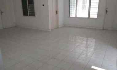 Rumah Lebak Ploso Kenjeran Surabaya, Row 2 Mobil