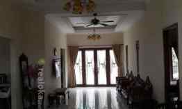 Rumah 2 Lantai Halaman Luas