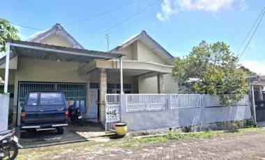 Rumah Luas di Slawu, Jember jl. Cendrawasih