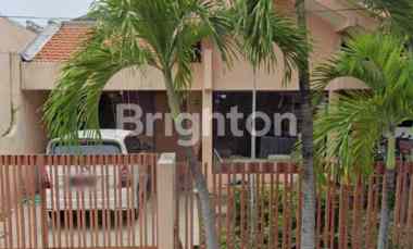 Rumah Manyar, Dharmahusada, Row Jalan 3 Mobil