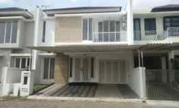 Rumah Manyar Selangkah ke Nginden Semolo, Superindo, RS Premier