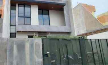 Rumah Manyar Hadap Selatan