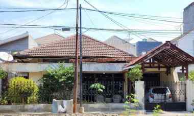 Rumah Manyar Kertoadi Siap Huni Hadap Utara