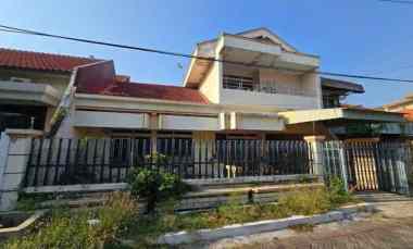 Rumah Manyar Tirtoasri, Hitung Tanah, Strategis