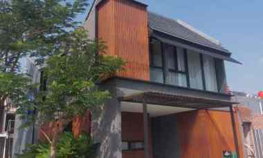 Rumah Mewah 2 Lt Semarang Kota dekat Pelabuhan