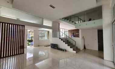 Rumah Mewah 3 Lantai di Citra Garden 6 Jkt Barat