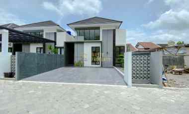 Rumah Mewah Berdesain Modern di Ngaglik, Sleman