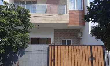 rumah mewah cluster cipondoh