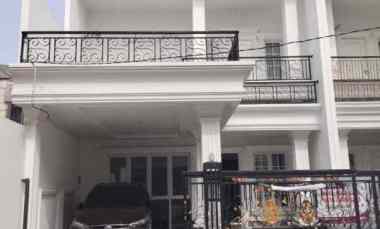 Rumah Mewah dalam Cluster di Area Meruya Jakbar