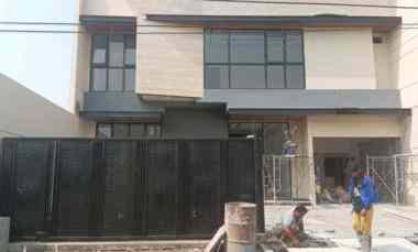 Rumah Mewah di Kertajaya Indah Timur