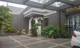 Rumah Mewah di Komplek Permata Hijau