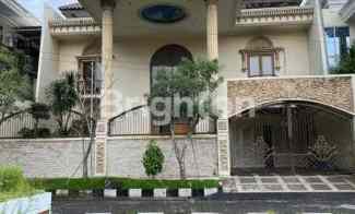 Rumah Mewah di Margorejo Full Furnished