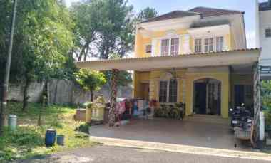 Rumah Mewah di Taman Windsor Kota Wisata Siap Huni