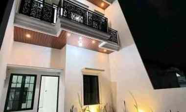 Rumah Mewah Dua Lantai Daerah Klipang Semarang