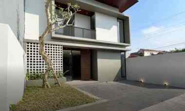 Rumah Mewah Full Furnish di Condongcatur Depok