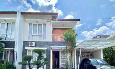 Rumah Mewah Hook 2 Lantai 10 menit ke Kampus Ugm