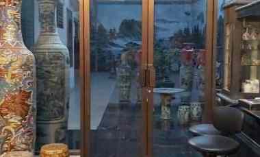 Rumah Mewah Klasik Raya Jalan Dharmahusada Indah