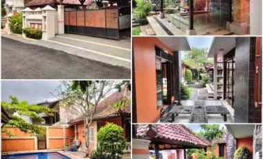 Rumah Mewah Kolam Renang Pontianak