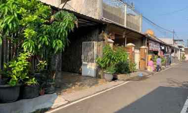 Rumah Mewah Modern Lokasi dekat Plaza Araya