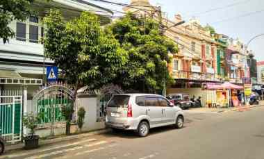 Rumah Mewah Pinggir Jalan Cocok Tuk Usaha di Galaxy