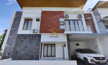 Rumah Mewah Semi Furnish Desain Modern di Maguwoharjo