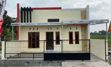 Rumah Minimalis Tepi Jalan Aspal View Sawah